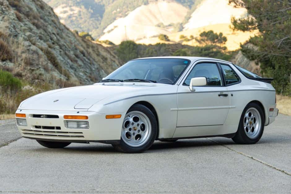 1986 Porsche 944 Turbo sold for $20,250