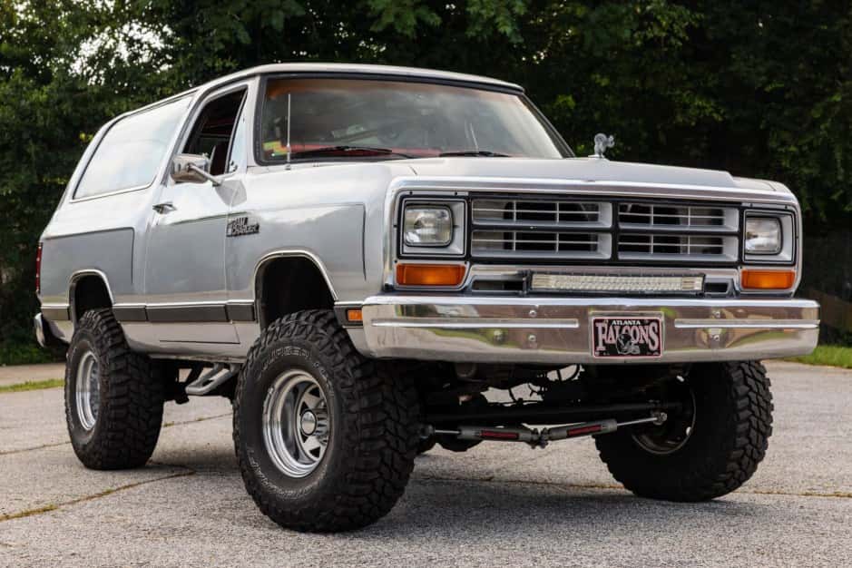 1989 Dodge Ramcharger / Plymouth Trail Duster sold for $20,250
