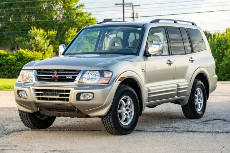2001 Mitsubishi Pajero & Montero sold for $14,500