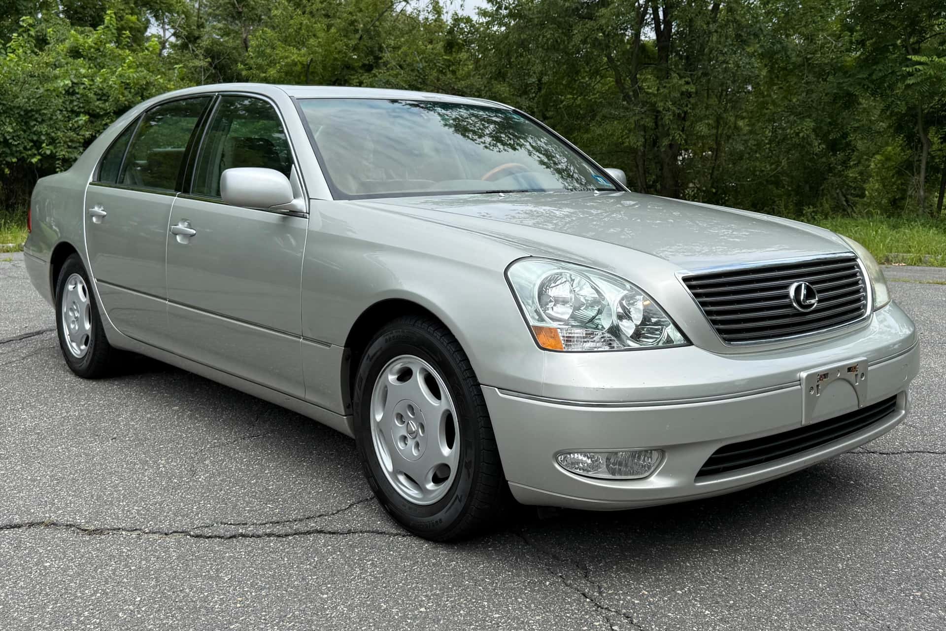 2001 Lexus LS sold for $7,300
