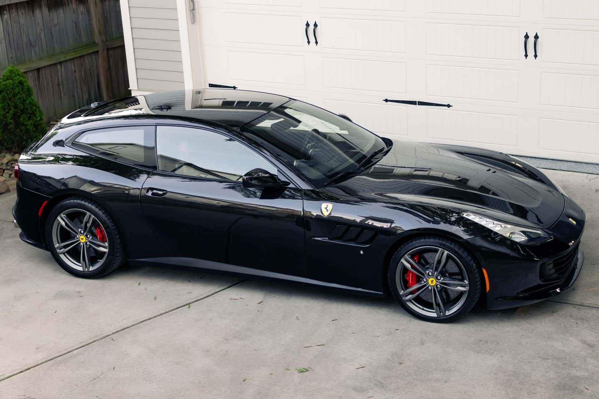 2017 Ferrari GTC4Lusso sold for $160,500