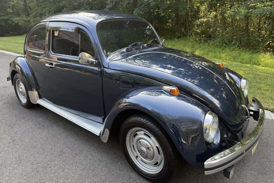 1994 Volkswagen Beetle (1980-2003) sold for $8,250