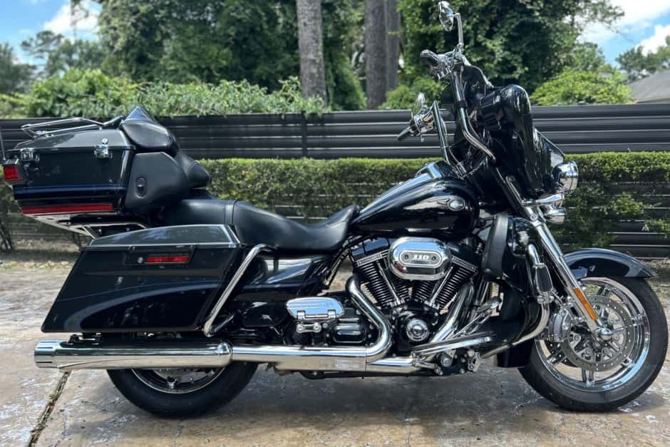 2013 Harley-Davidson Touring sold for $9,100