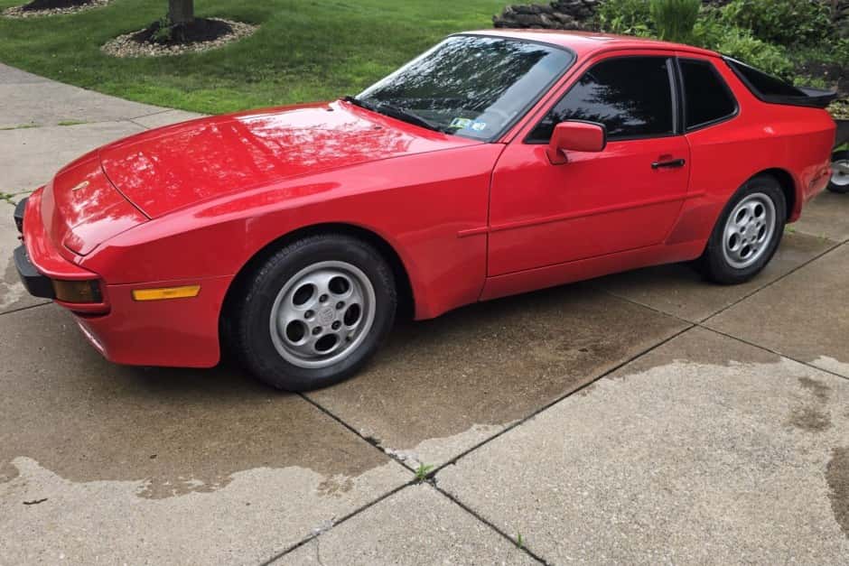 1987 Porsche 944 sold for $9,200
