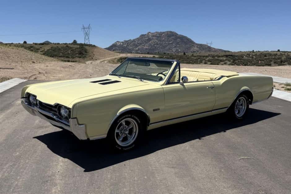 1967 Oldsmobile 442 sold for $22,250