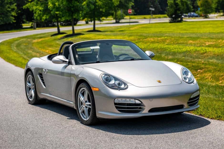 2012 Porsche 987 Boxster sold for $33,000