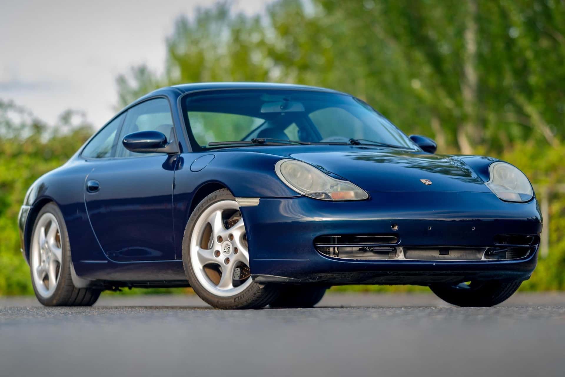2000 Porsche 996 911 sold for $11,351