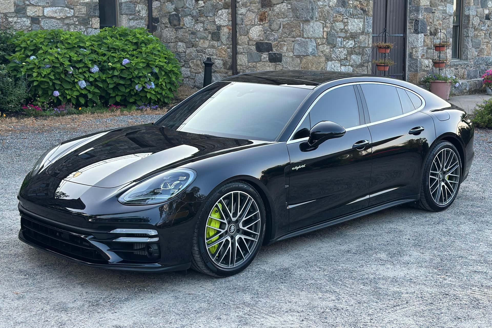 2023 Porsche Panamera sold for $125,500