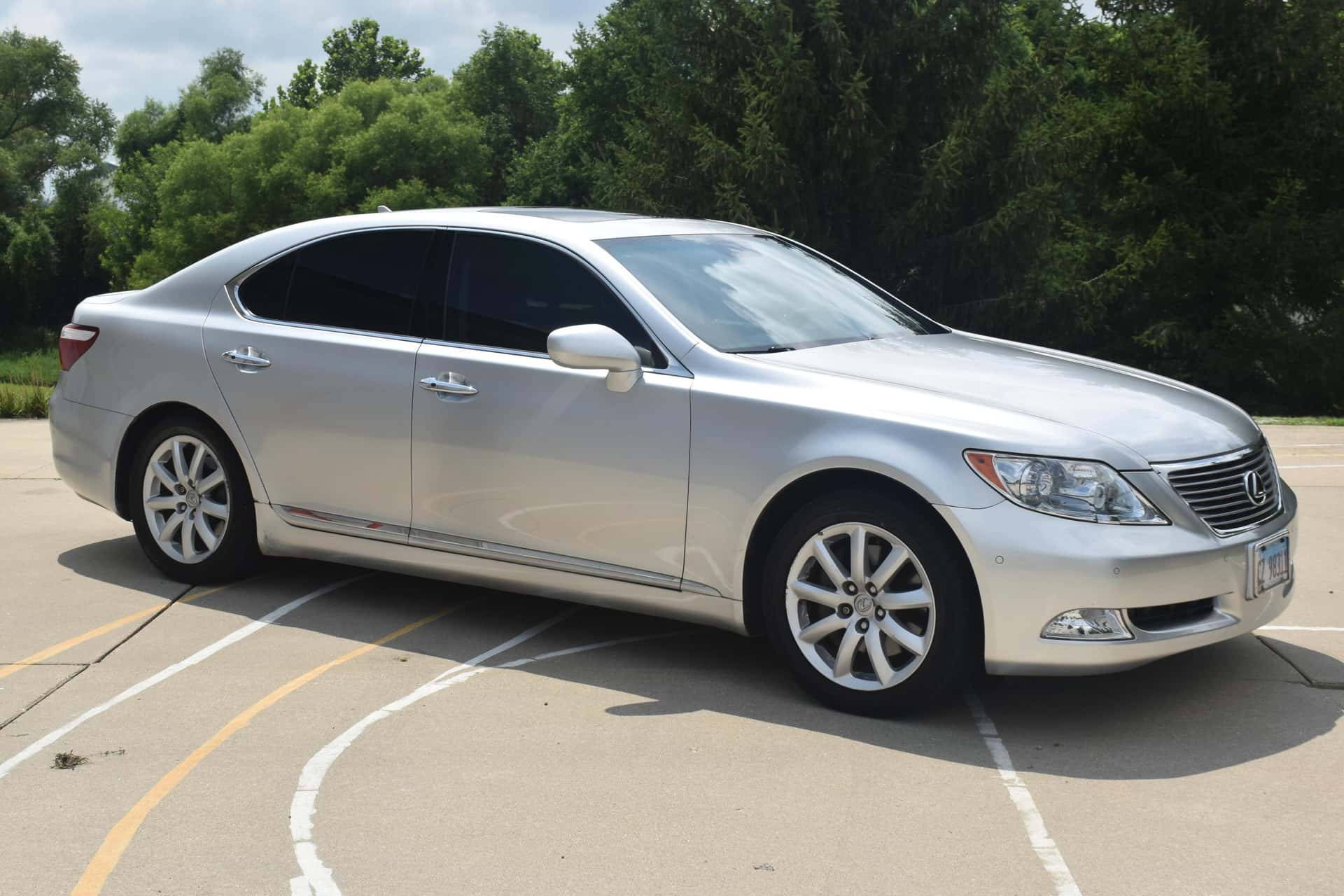 2007 Lexus LS sold for $7,185