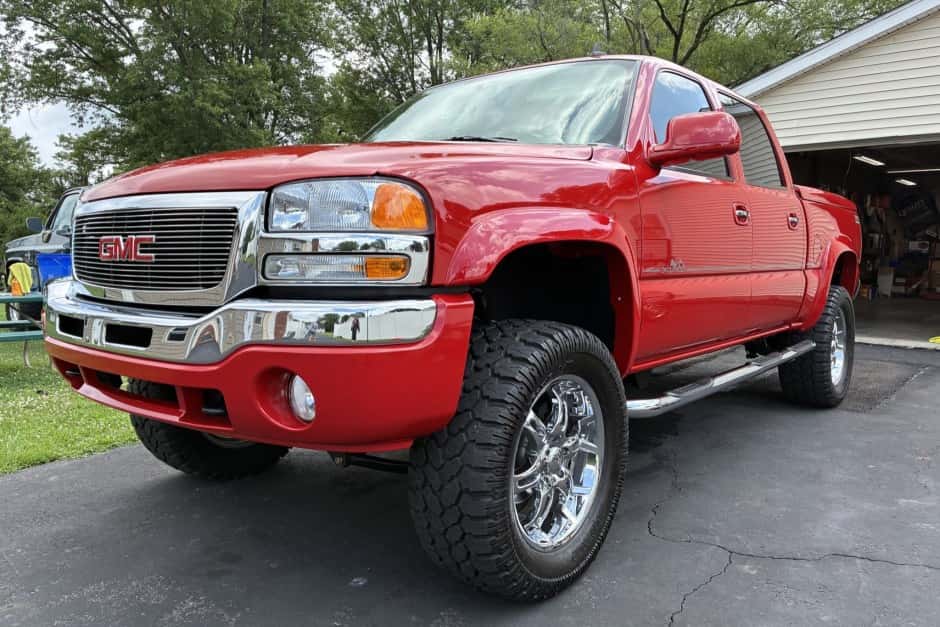 2006 GMC Sierra (GMT800 1999-2007) sold for $23,750
