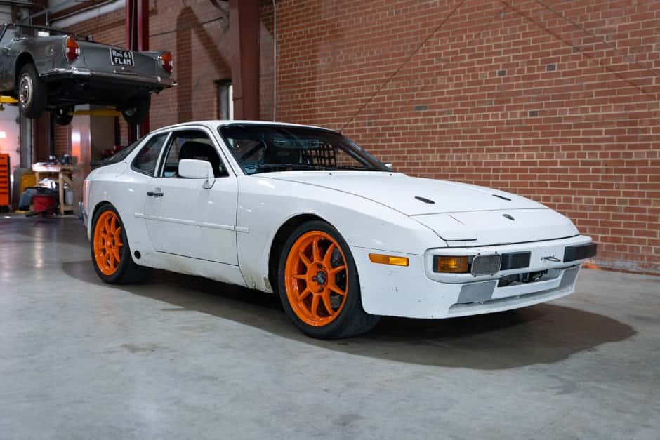 1984 Porsche 944 sold for $15,806