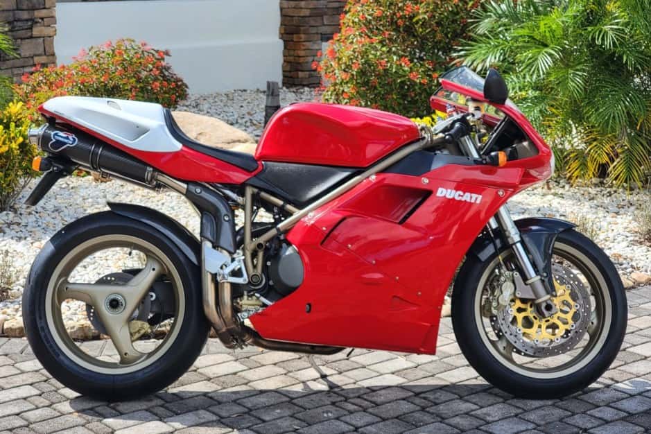 1998 Ducati 916 sold for $33,250