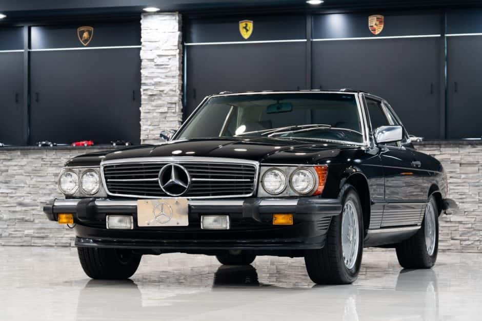 1989 Mercedes-Benz R107 SL sold for $33,000