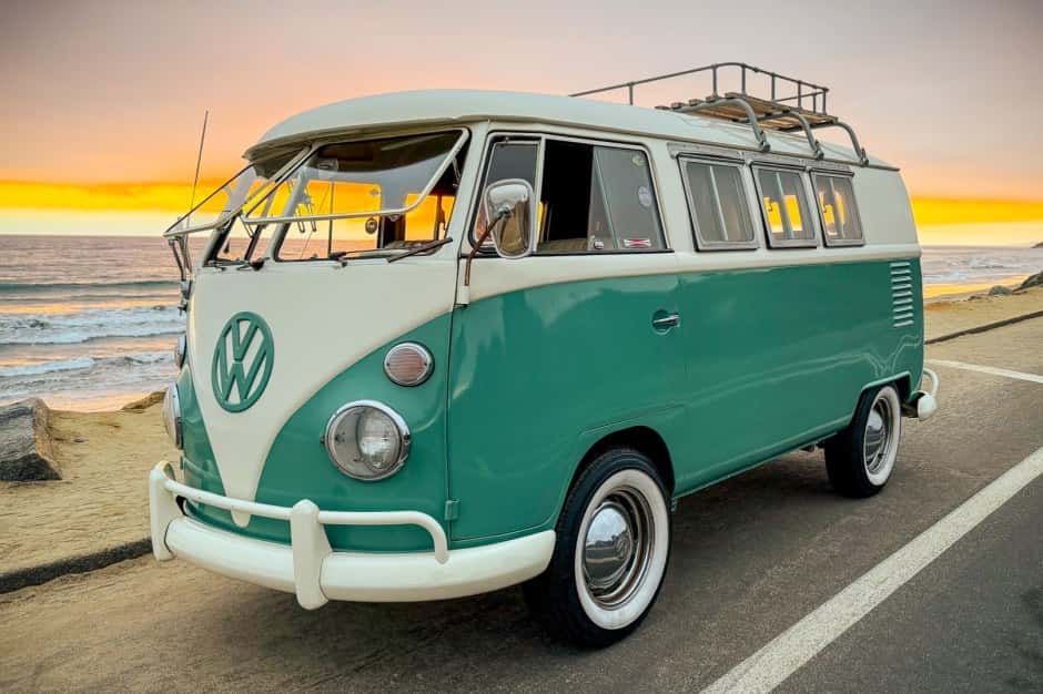 1963 Volkswagen Split-Window Bus sold for $32,000