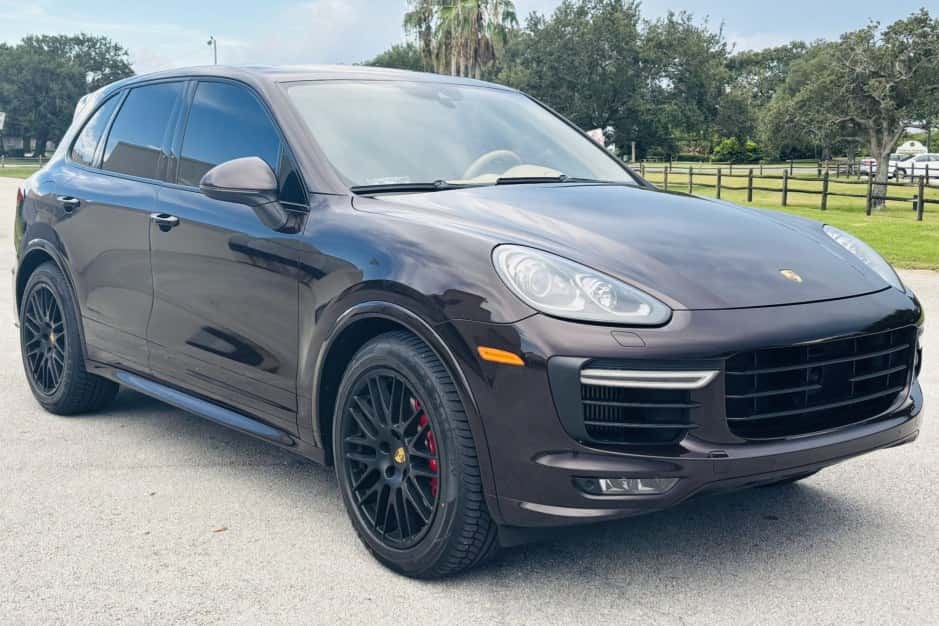 2017 Porsche 958 Cayenne (2011-2018) sold for $28,000