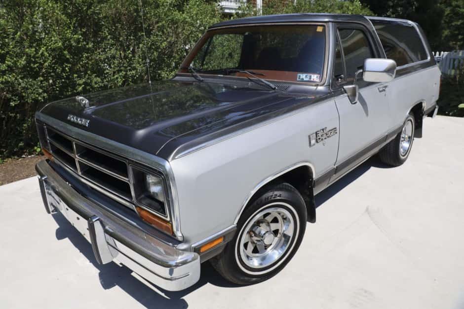1988 Dodge Ramcharger / Plymouth Trail Duster sold for $13,000