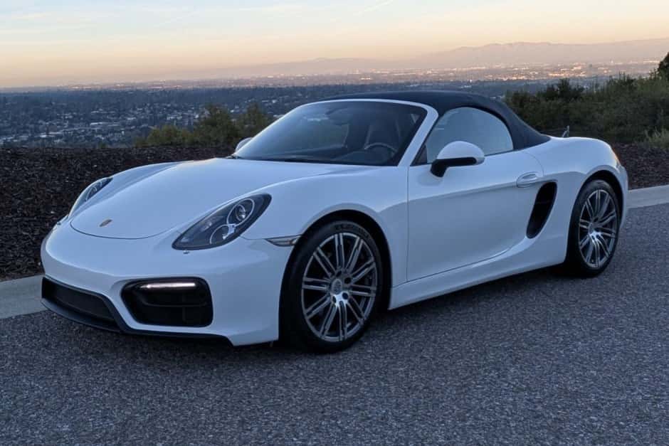 2013 Porsche 981 Boxster sold for $30,250