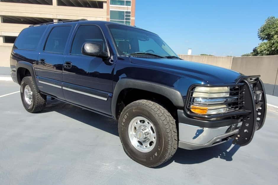 2004 Chevrolet Suburban (GMT800 2000-2006) sold for $22,000