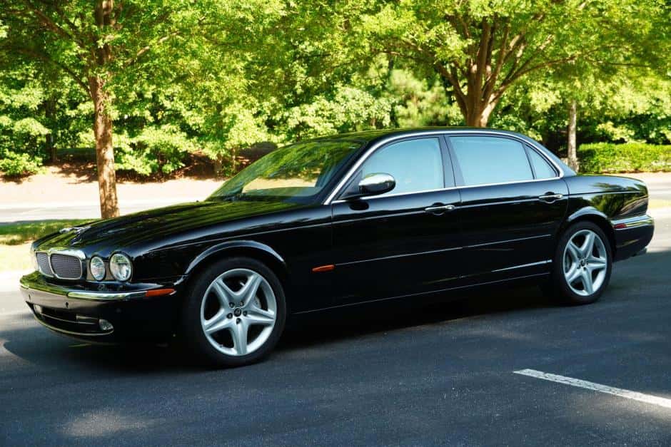 2005 Jaguar X350/X356/X358 XJR (2004-2009) sold for $15,000