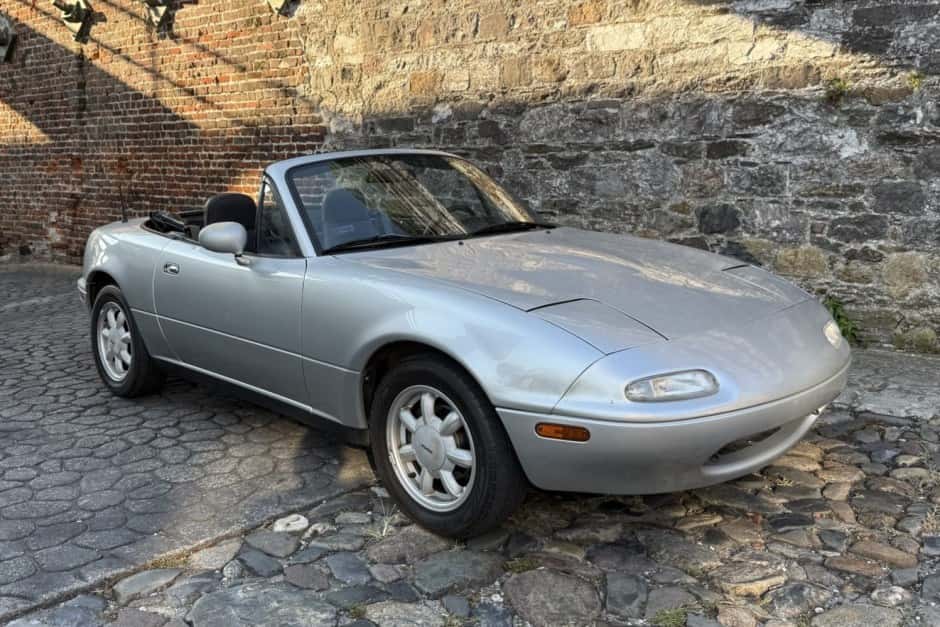 1991 Mazda NA MX-5 Miata sold for $7,500