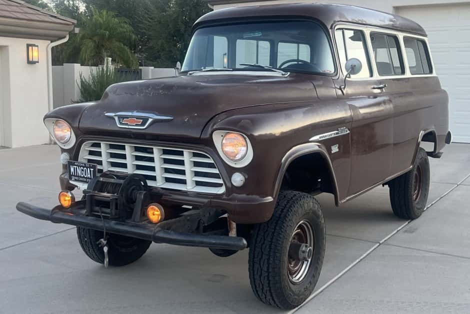 1955 Chevrolet Suburban (1955-1959) sold for $15,500