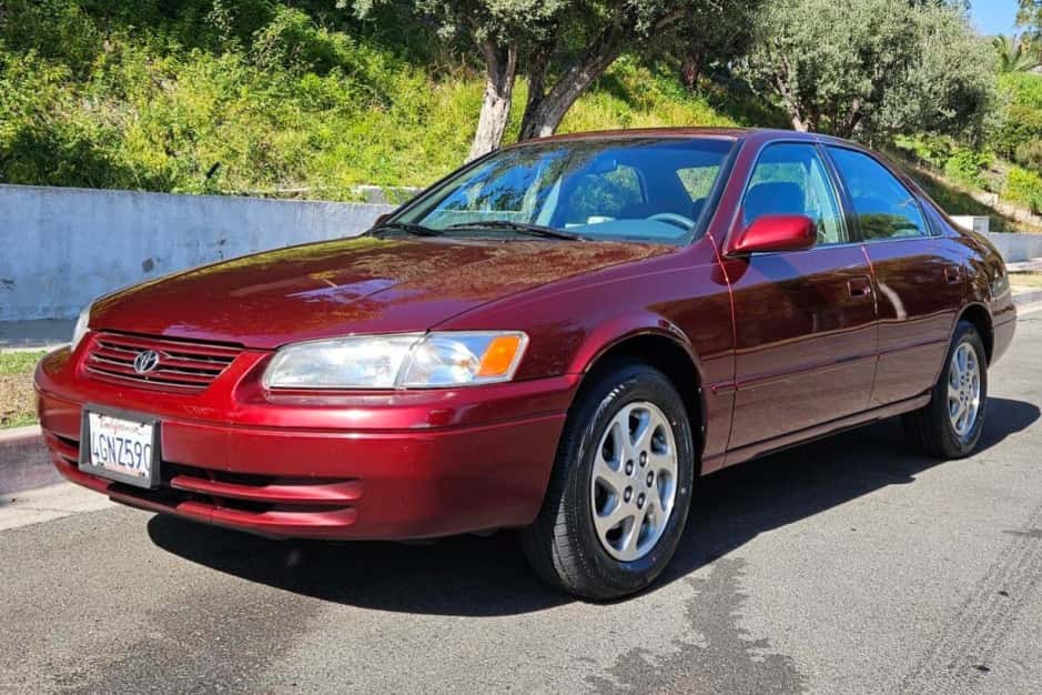 1999 Toyota Camry sold for $6,900
