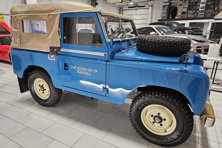 1973 Land Rover Series 88 sold for $13,500