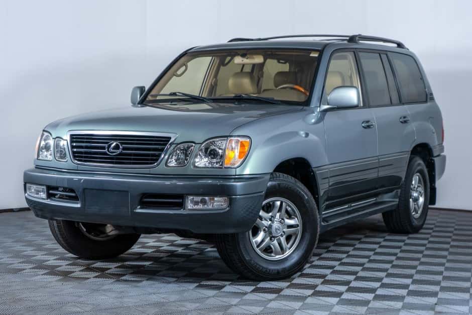 2002 Lexus LX470 sold for $17,250