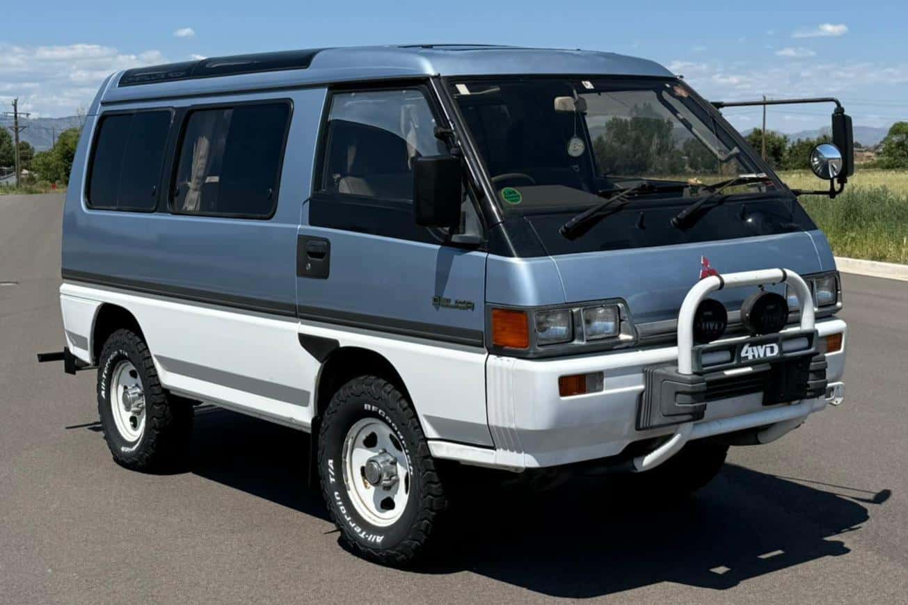 1990 Mitsubishi Delica sold for $7,200