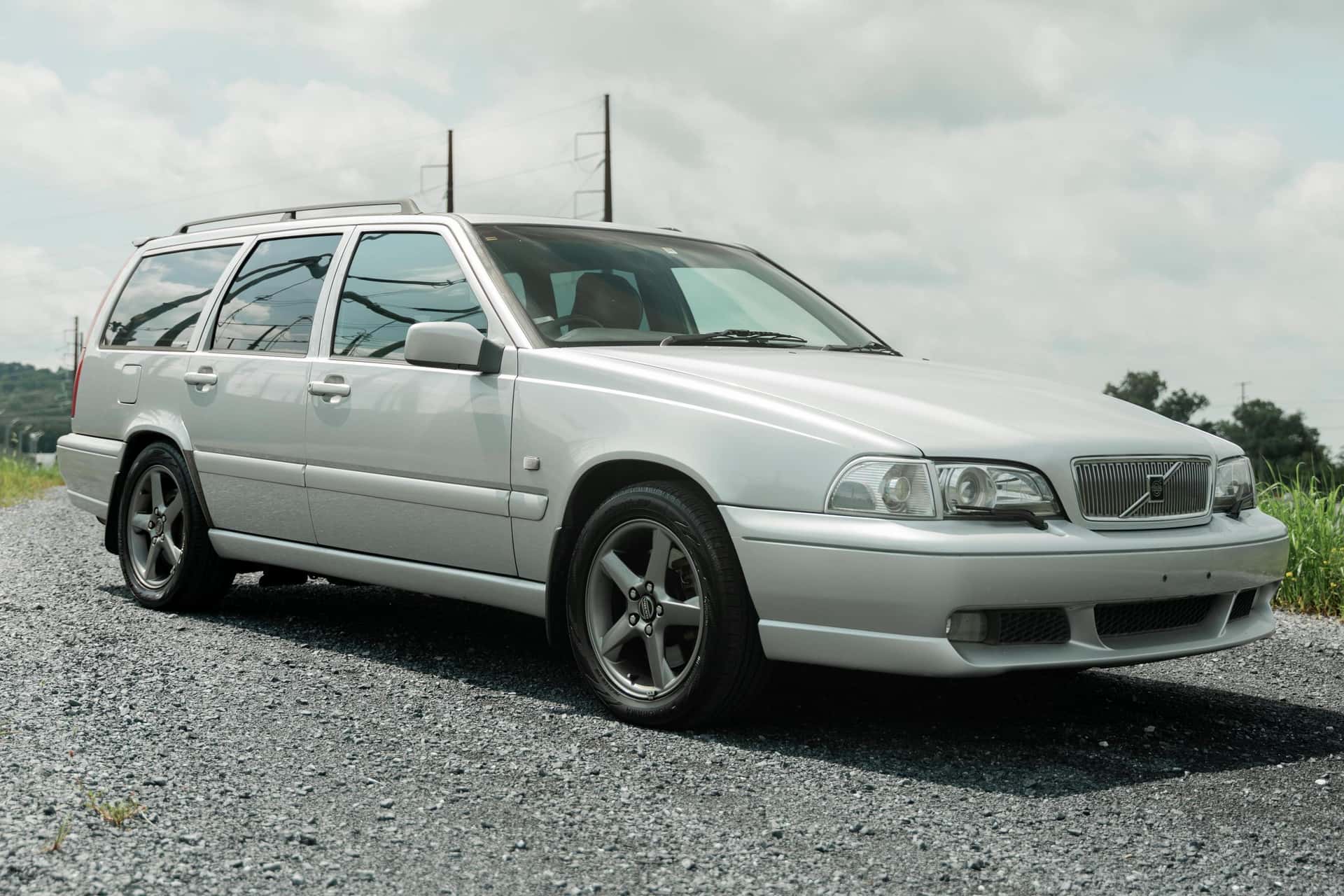 1997 Volvo V70 sold for $8,100