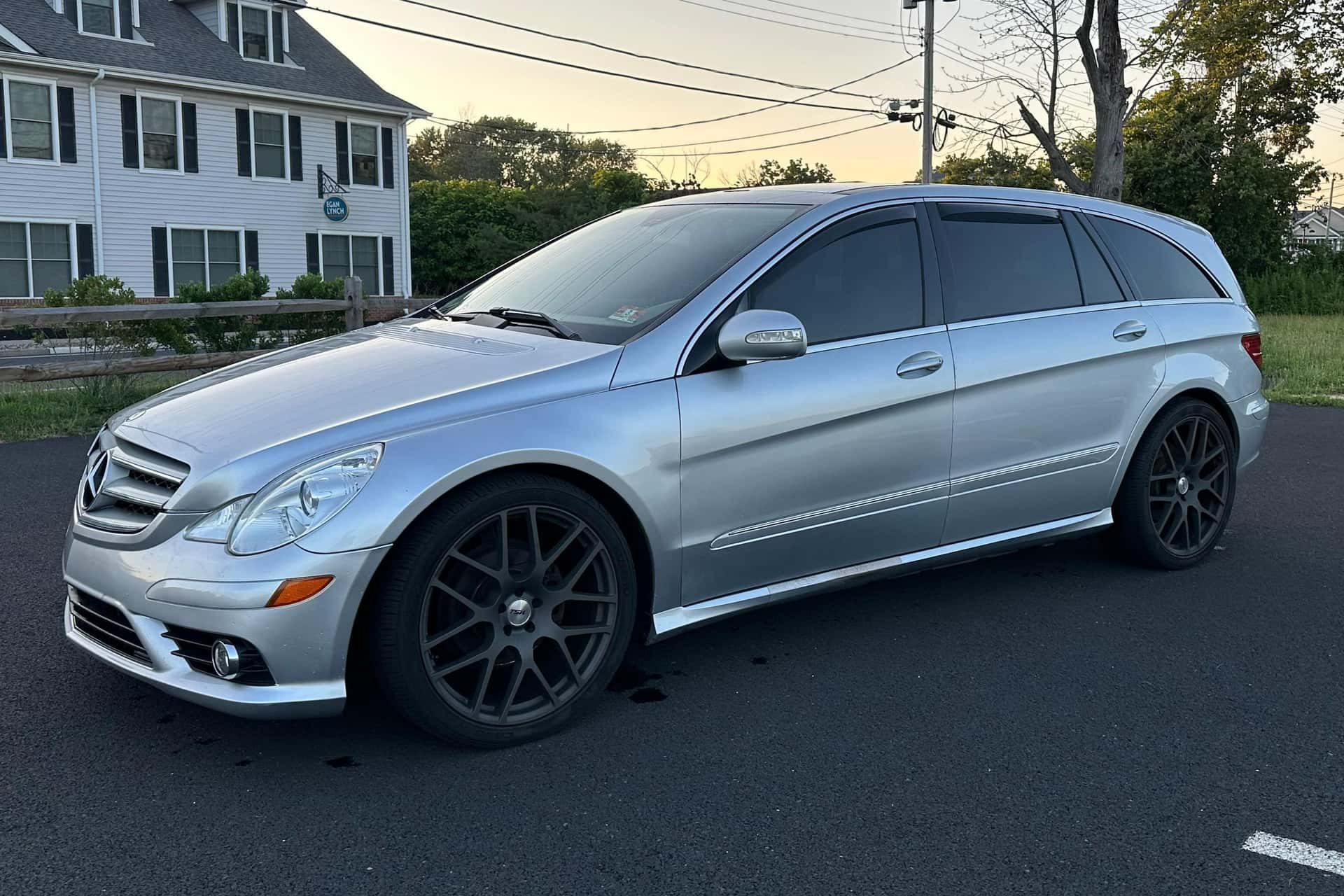 2006 Mercedes-Benz R-Class sold for $5,100
