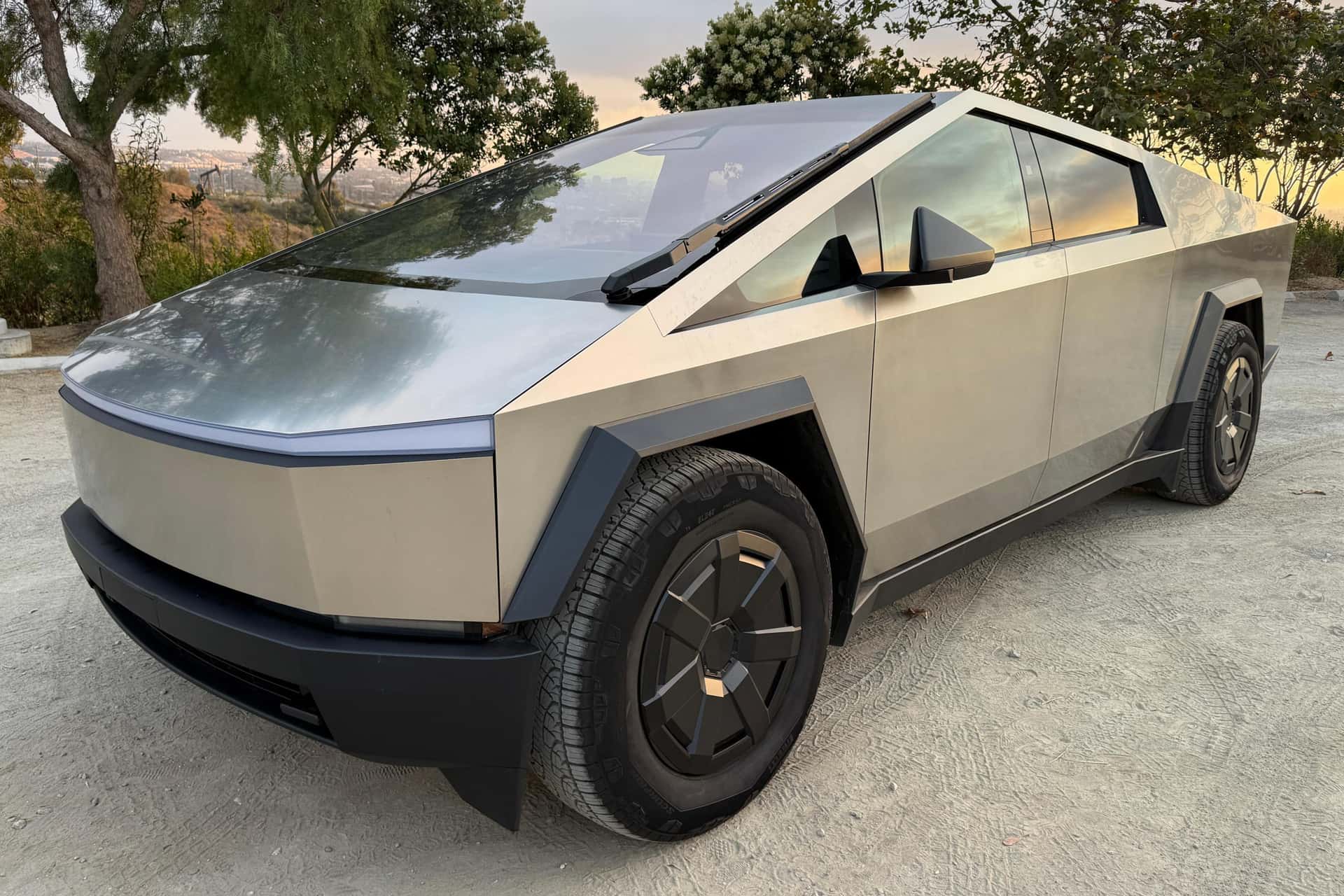 2024 Tesla Cybertruck sold for $66,015