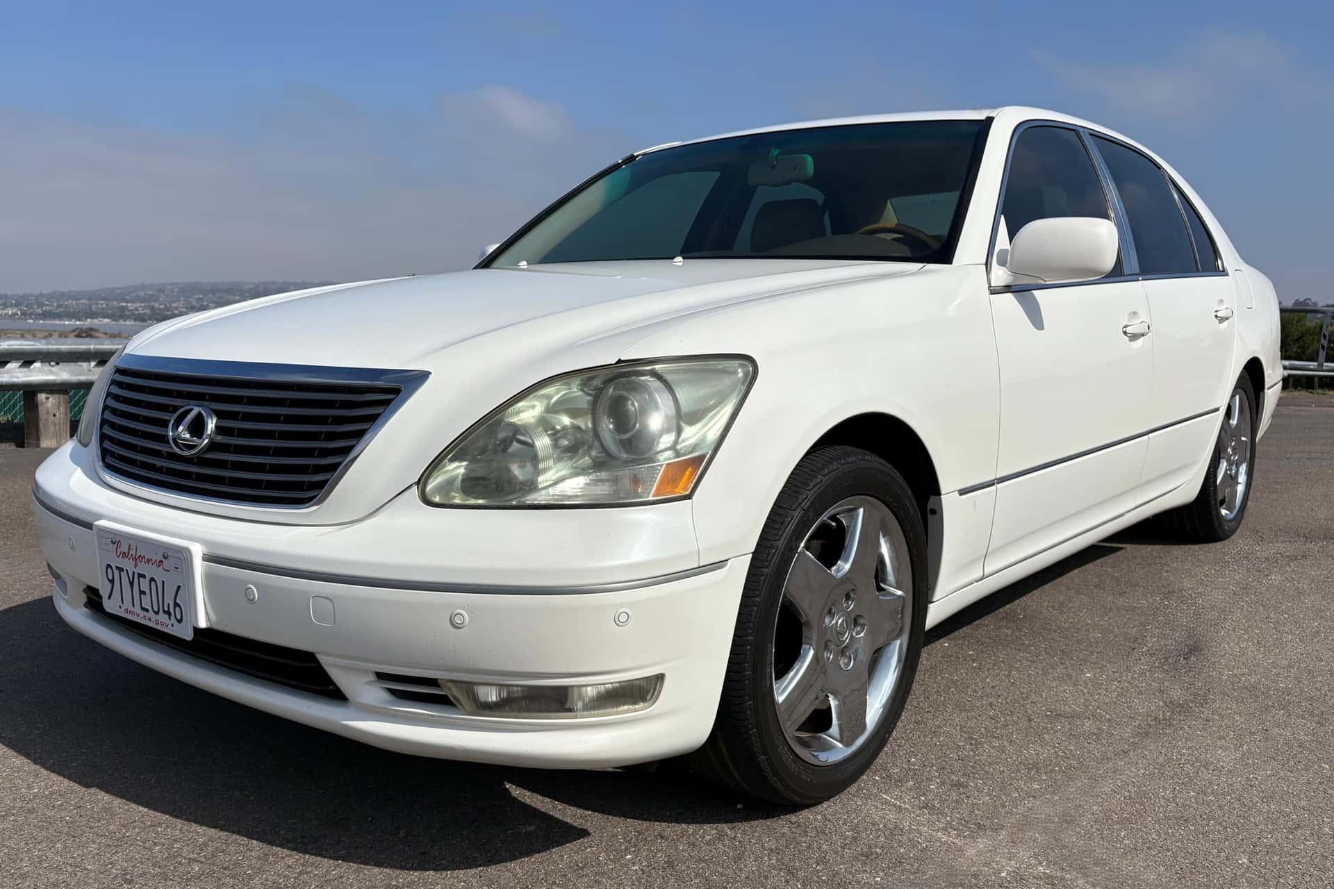 2005 Lexus LS sold for $9,271