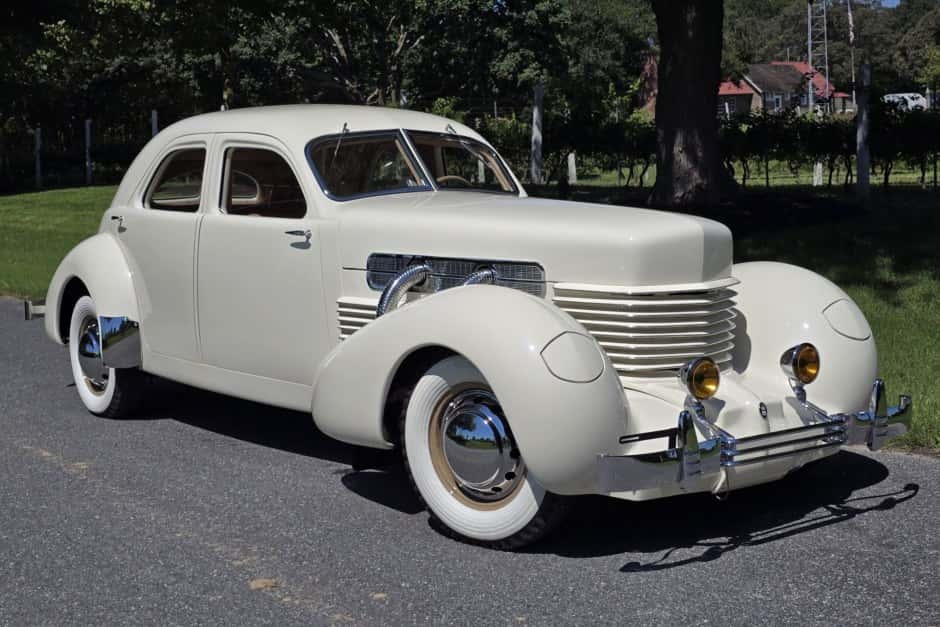 1937 Cord 810/812 sold for $68,000