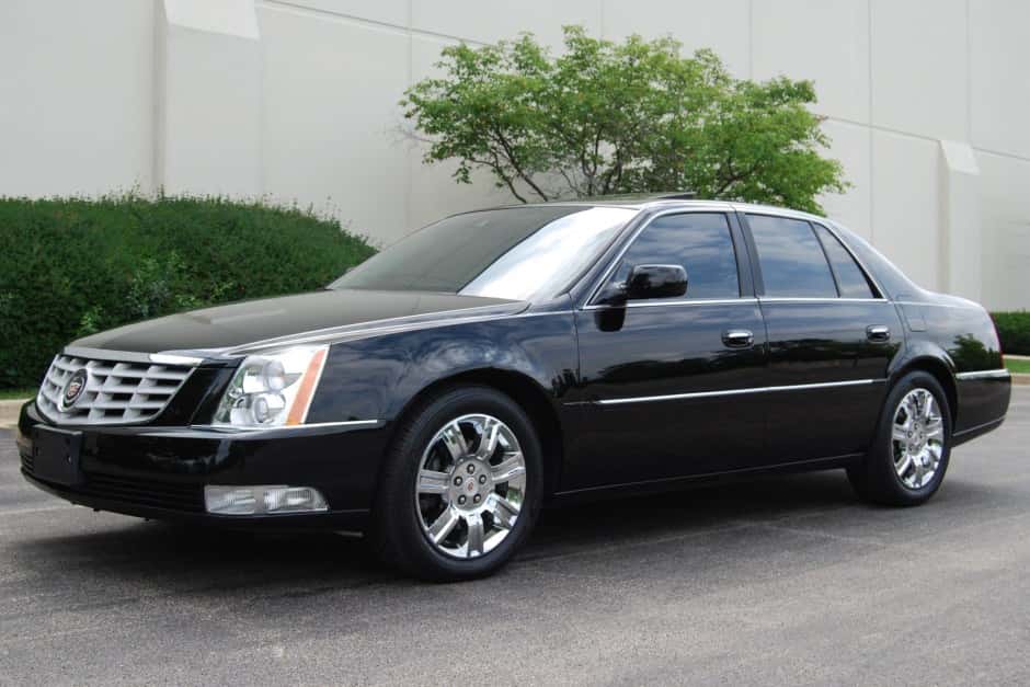 2010 Cadillac DTS sold for $15,200