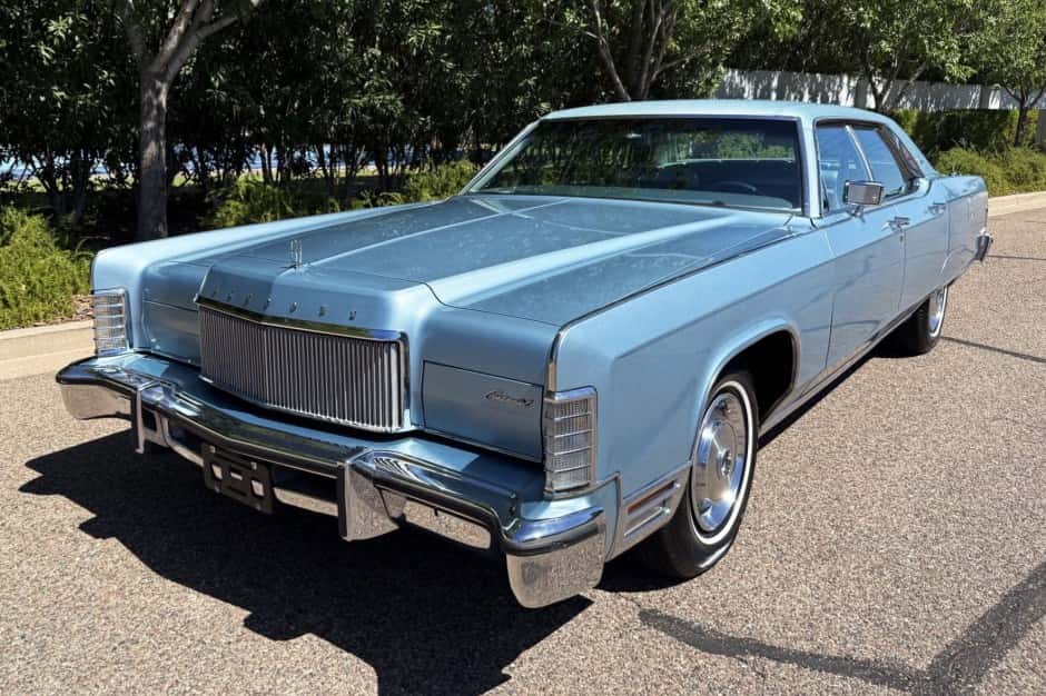 1974 Lincoln Continental (1970-1979) sold for $23,000