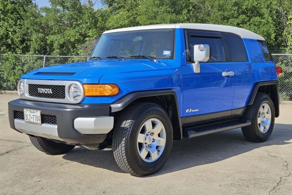 2007 Toyota FJ Cruiser sold for $31,500