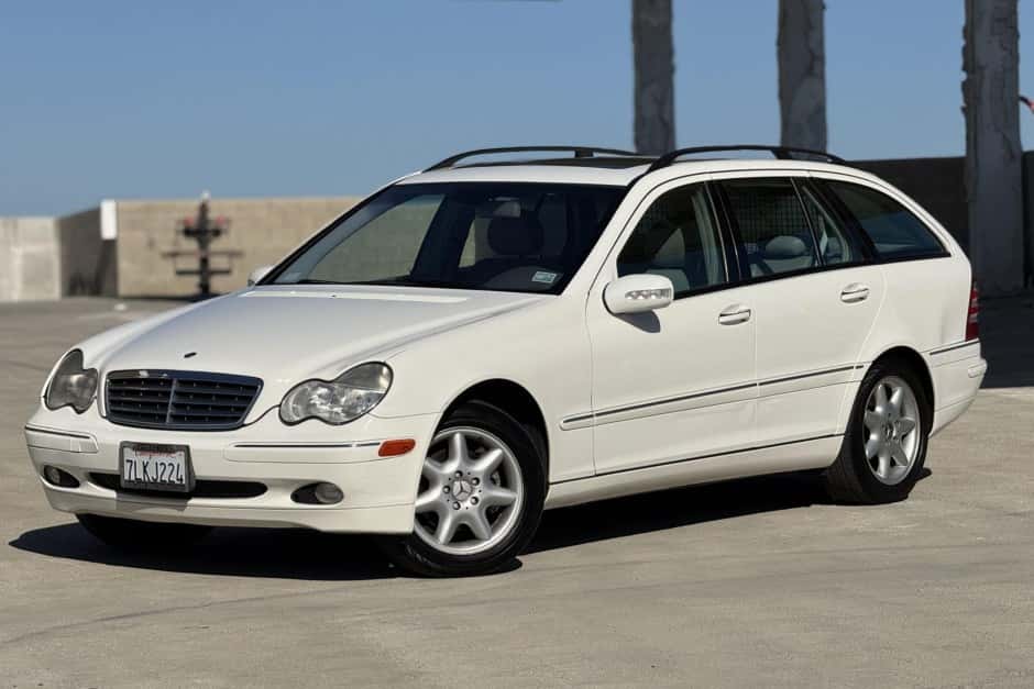 2004 Mercedes-Benz W203 C-Class sold for $3,900