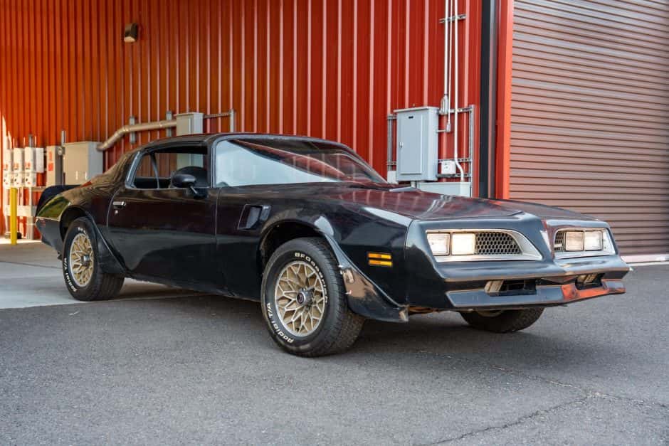 1977 Pontiac Firebird (1970-1981) sold for $21,250