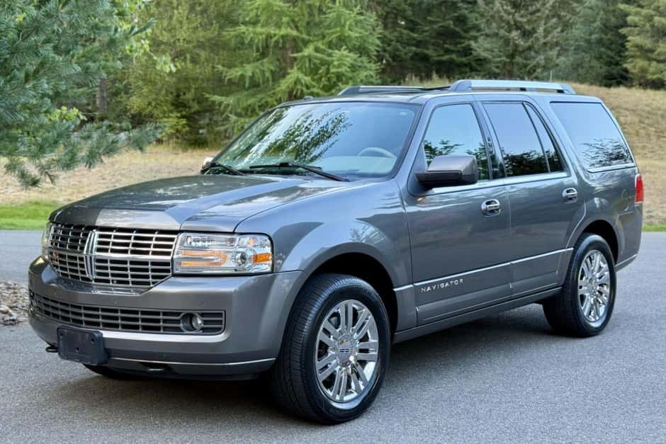 2010 Lincoln Navigator sold for $25,250
