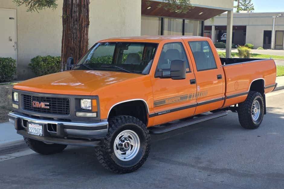 2000 GMC Sierra (GMT400 1988-2002) sold for $10,750