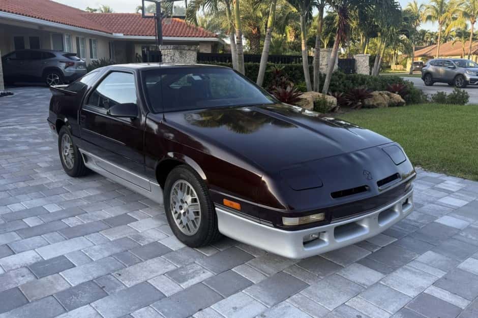1989 Dodge Daytona & Chrysler Laser sold for $6,600