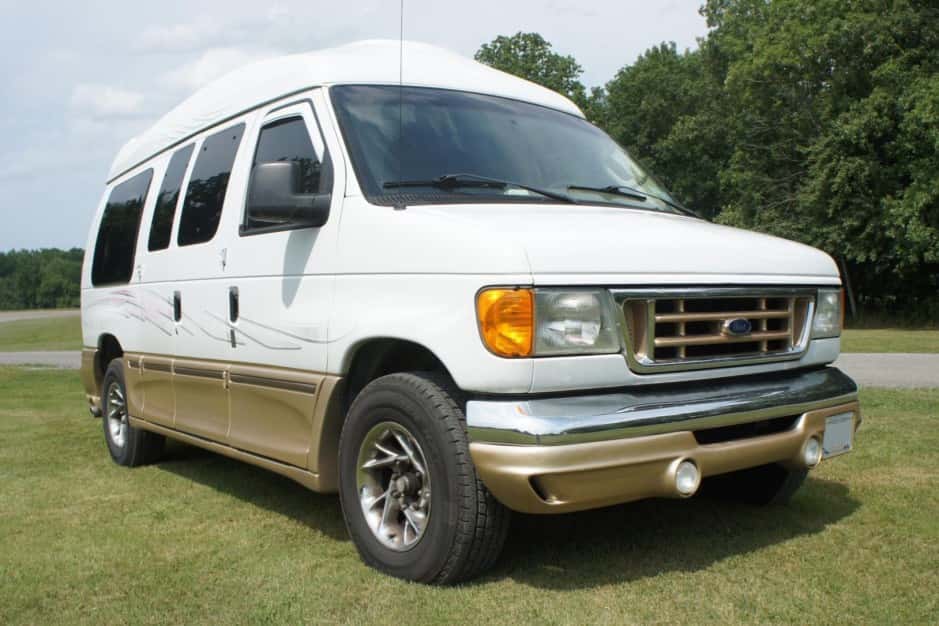 2006 Ford Econoline Van sold for $7,700