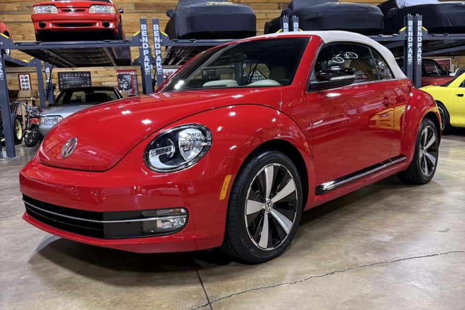 2013 Volkswagen A5 Beetle (2012-2019) sold for $33,500