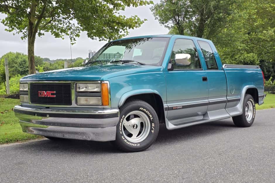 1993 GMC Sierra (GMT400 1988-2002) sold for $7,400