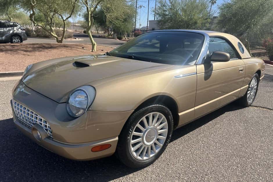 2005 Ford Thunderbird (2002-2005) sold for $27,500