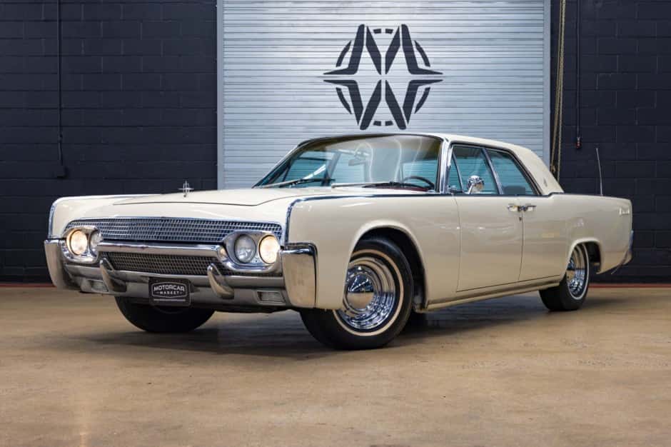 1961 Lincoln Continental (1961-1969) sold for $26,200
