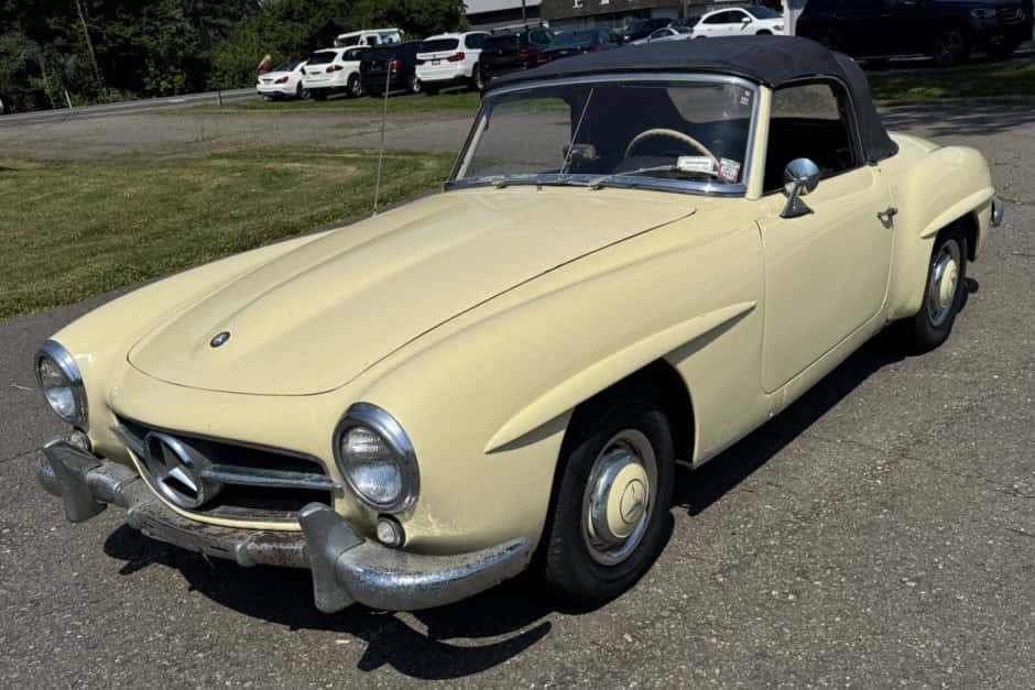 1957 Mercedes-Benz 190SL sold for $37,750
