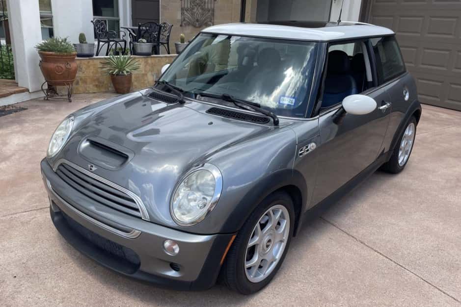 2002 Mini R53 Cooper S sold for $8,655