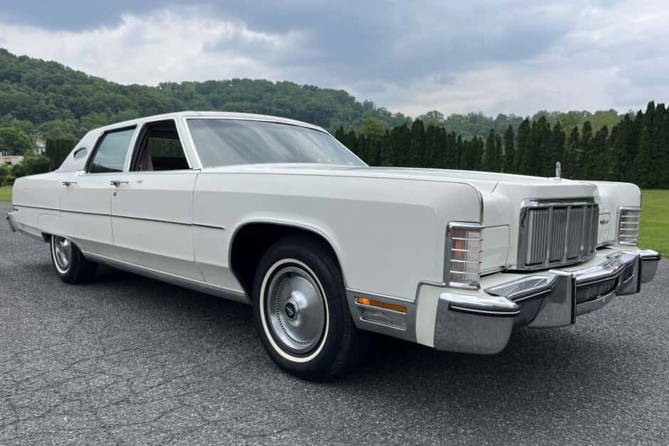 1976 Lincoln Continental (1970-1979) sold for $10,050